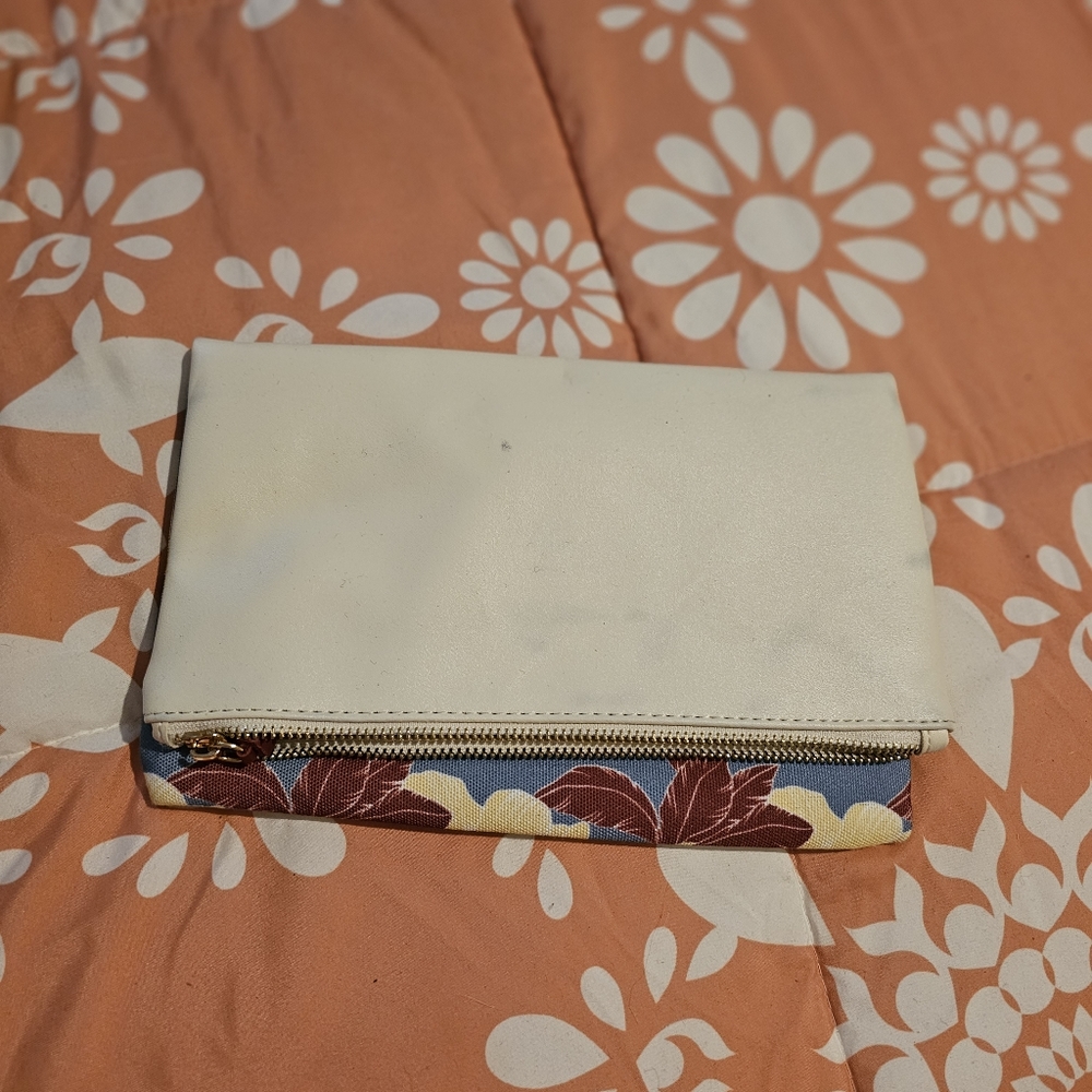 Cute Clutch